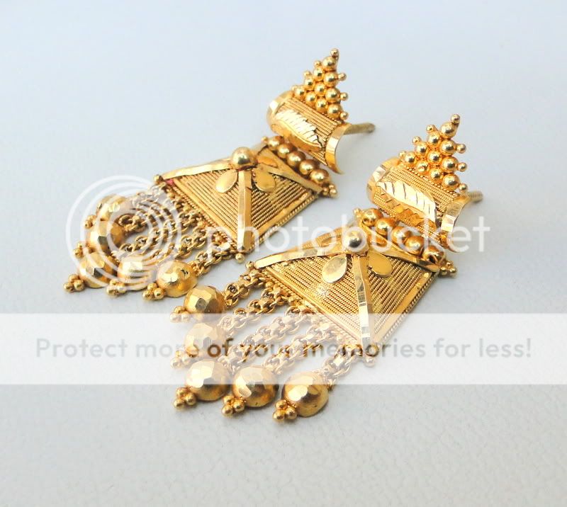 Vintage Antique Solid 22 Carat Gold Stud Earring Pair Tamil Nadu South
