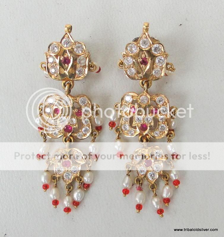 VINTAGE ANTIQUE SOLID 22 CARAT GOLD EARRING PAIR RAJASTHAN INDIA 