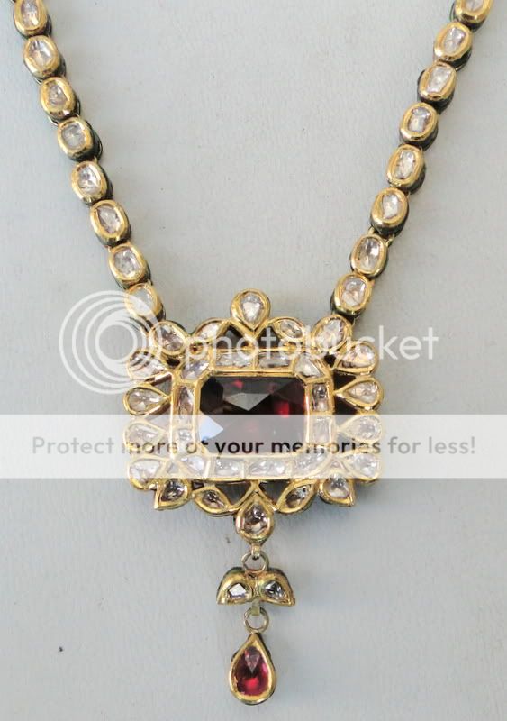 Material Solid 20 carat Gold,Real diamonds & Rhodolite stones,Handmade 